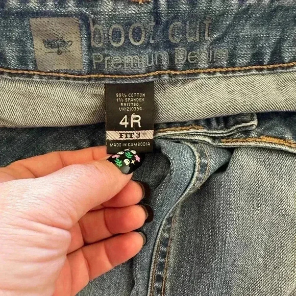 Mossimo Premium Denim Boot Cut Jeans in Size 4 - Picture 4 of 4